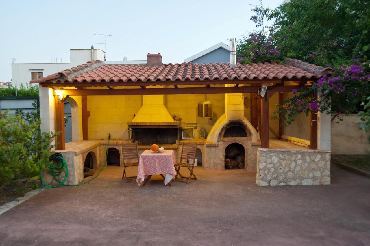 Villa Elli 2 Beach-Front Villa With Garden Itea Exterior foto